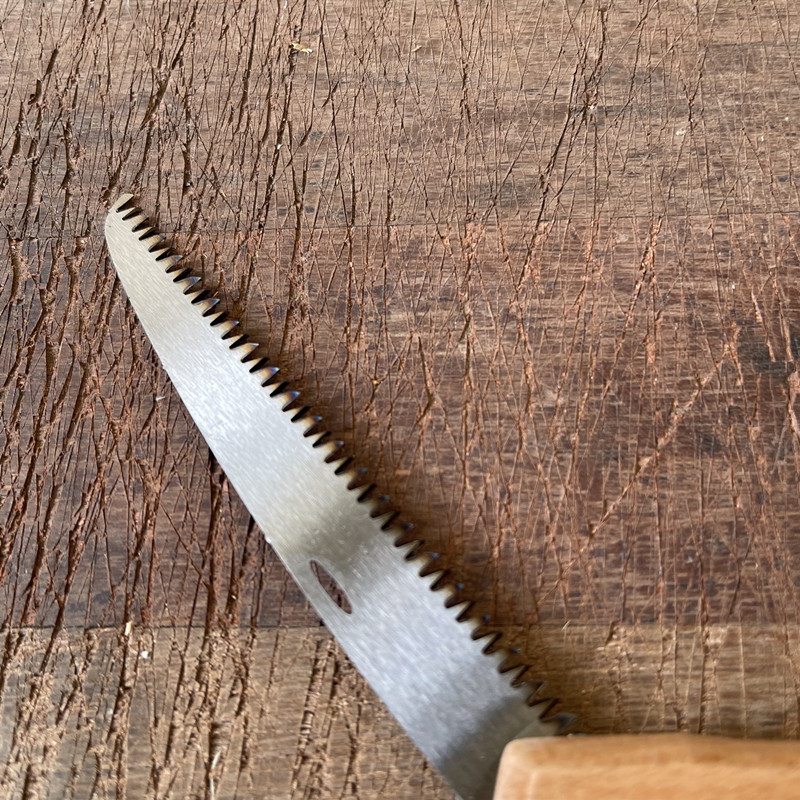 منشار يدوي صغير ذو أسنان دقيقة - مراجعة Bonsai Saw Folding وسعره